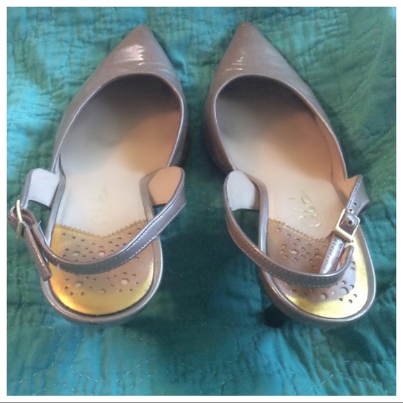 COLE HAAN POINTED TOE KITTEN HEEL SLING BACK 2” - Picture 2 of 6